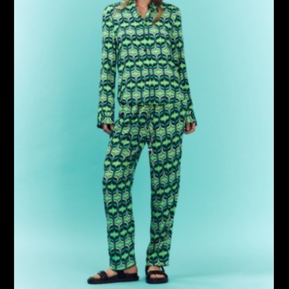 Zara Women’s Patterned Green Set